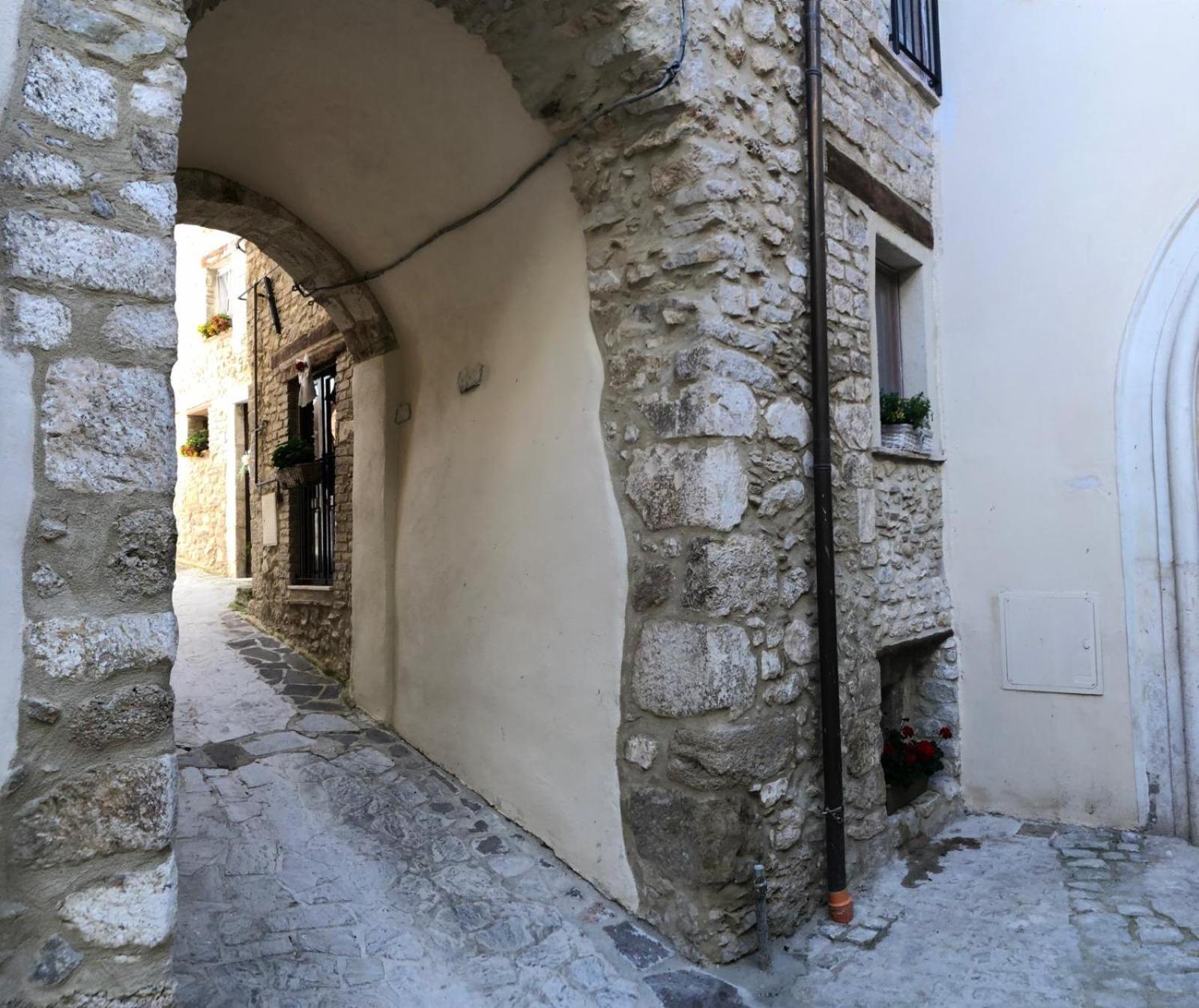 Casa Vacanze Margiu Pater Domus Goriano Sicoli Экстерьер фото